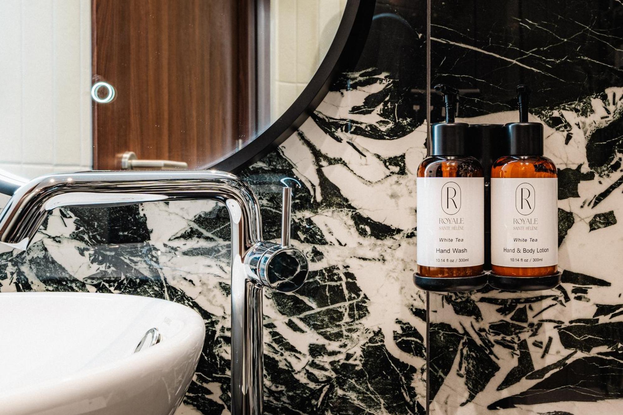 Royale Sainte Helene Boutique Hotel Біркіркара Екстер'єр фото