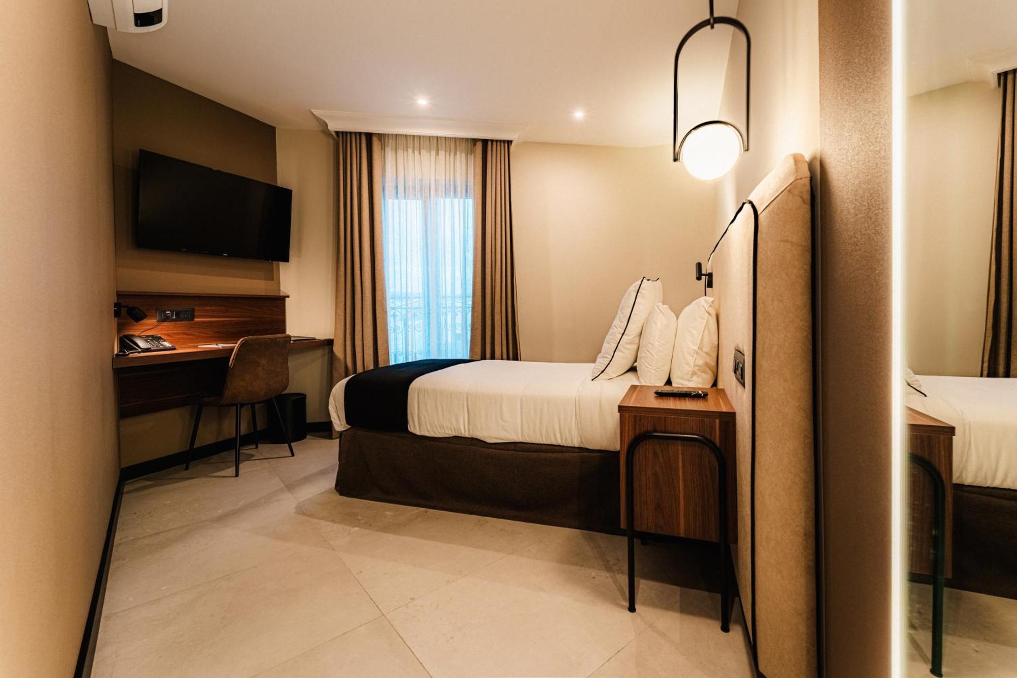 Royale Sainte Helene Boutique Hotel Біркіркара Екстер'єр фото